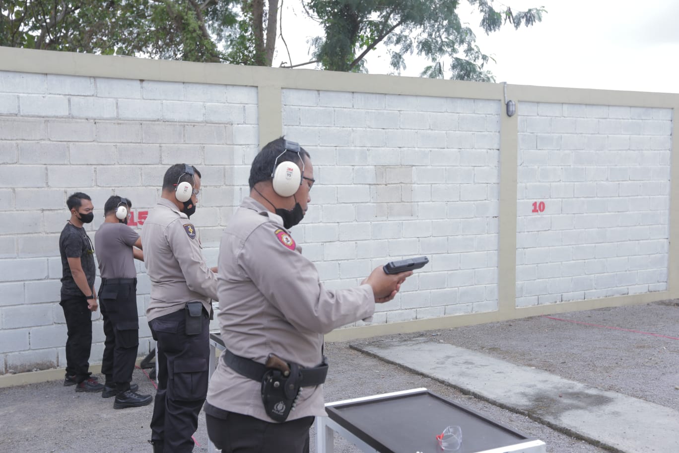 Lomba Menembak Presisi dalam rangka memeriahkan Hari Ulang Tahun Republik Indonesia ke 76 tahun 2021 Tingkat Polres Garut