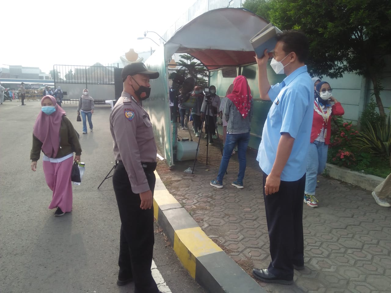 UNIT BINMAS POLSEK LELES LAKSANAKAN HIMBAUAN KAMTIBMAS TERKAIT PROKKES DI PT.CHANGSIN REKSA JAYA