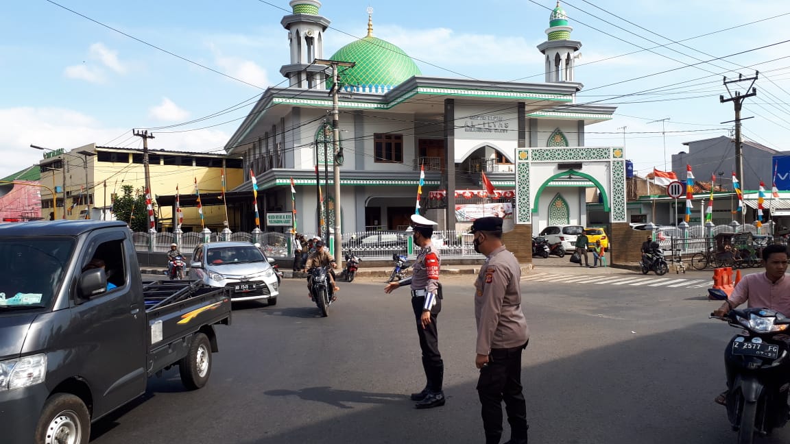 UNIT LANTAS POLSEK MALANGBONG PASTIKAN KAMSELTIBCAR DI WILAYAH HUKUMNYA