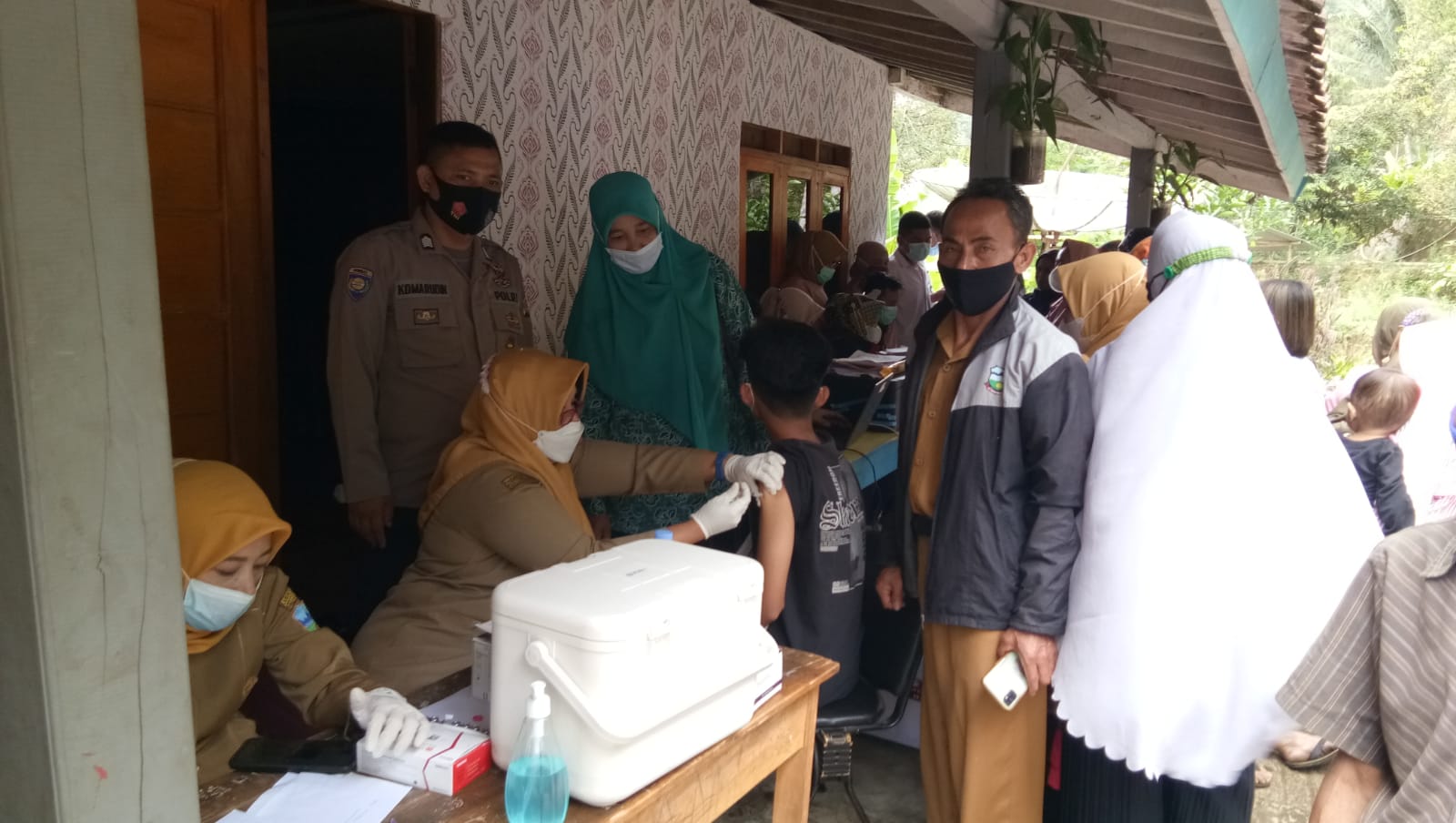 POLSEK CISOMPET MONITORING KEGIATAN GERAI VAKSIN PRESISI UNTUK SEMUA KALANGAN