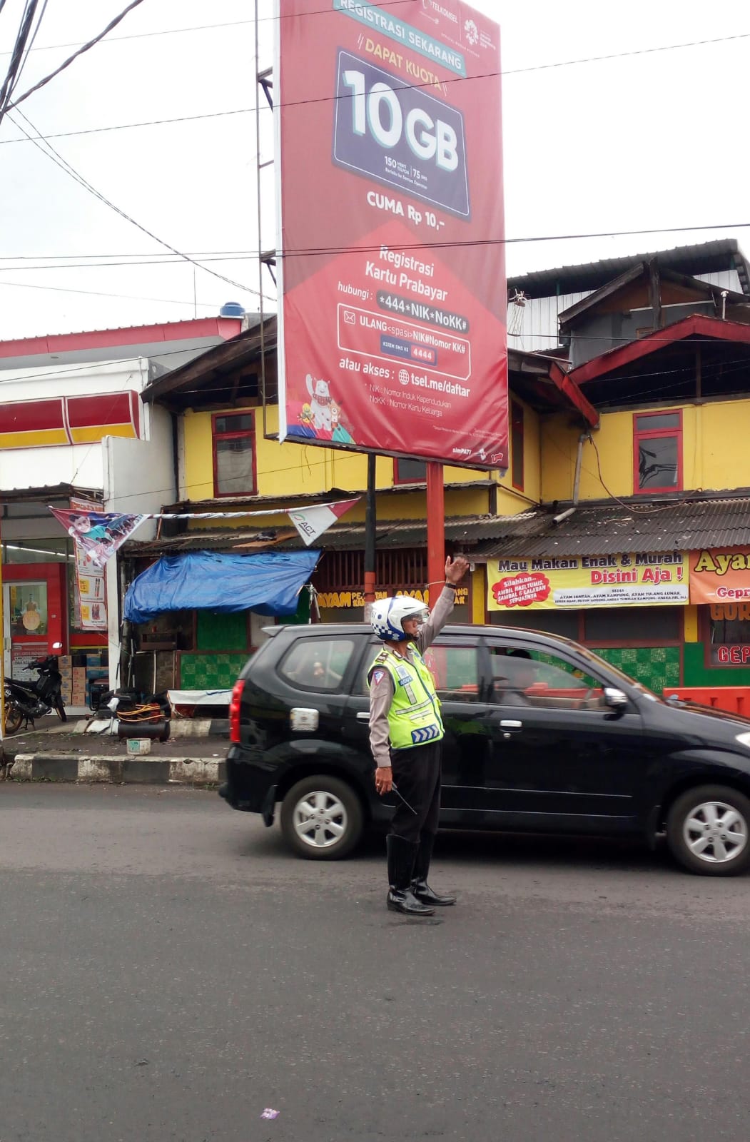 POLSEK GARUT KOTA LANCARKAN ARUS LALU LINTAS