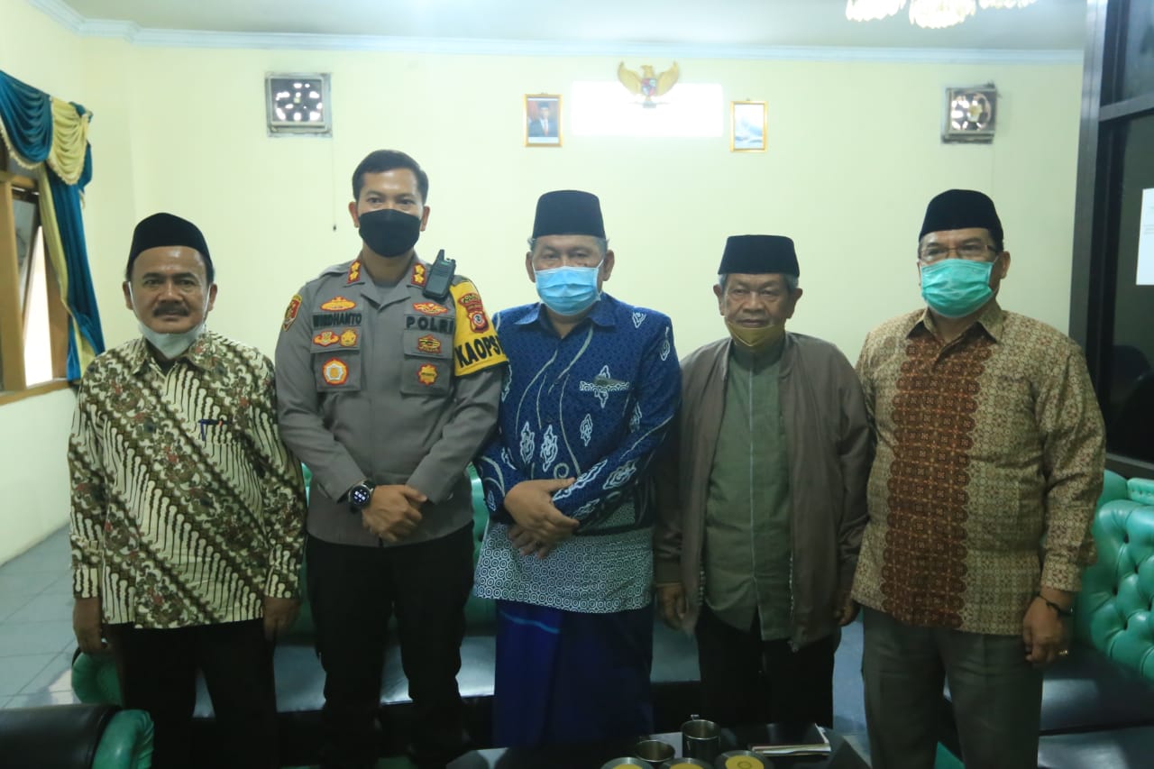 SILATURAHMI KAPOLRES GARUT DENGAN KETUA PENGURUS MUI KAB. GARUT