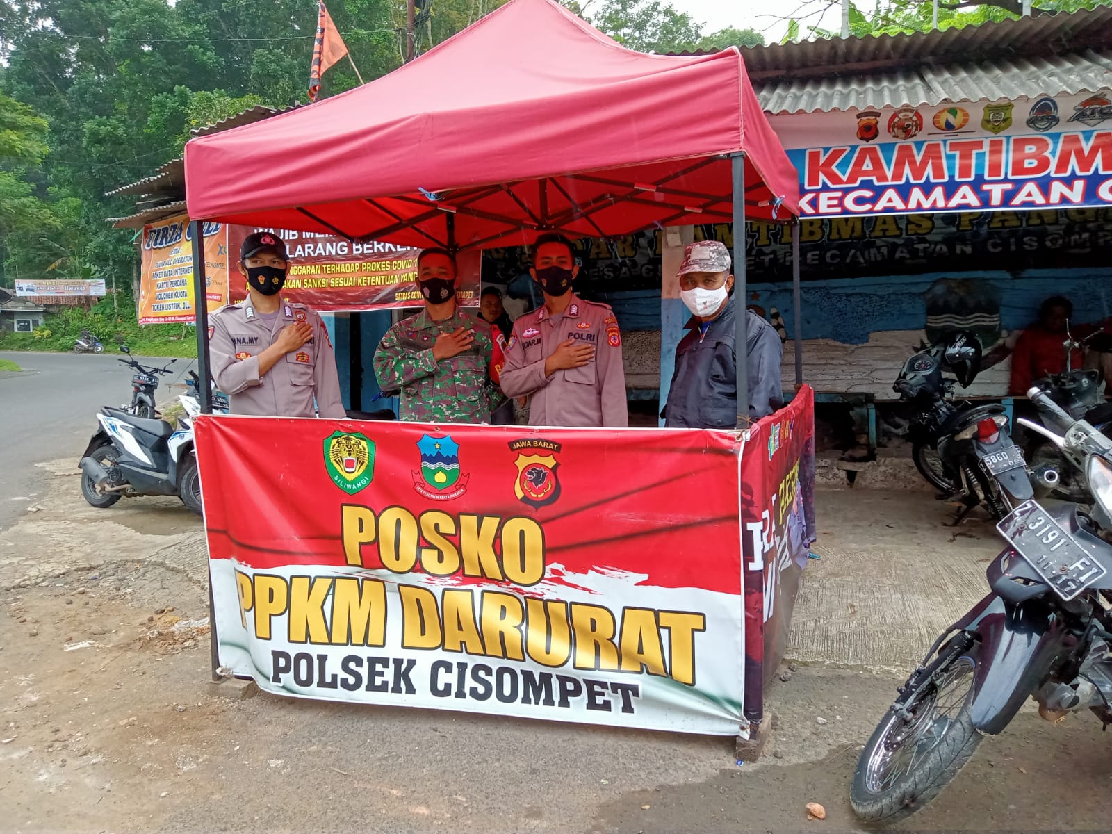 POLSEK CISOMPET LAKSANAKAN GIAT PENERAPAN DAN SOSIALISASI PPKM LEVEL 3