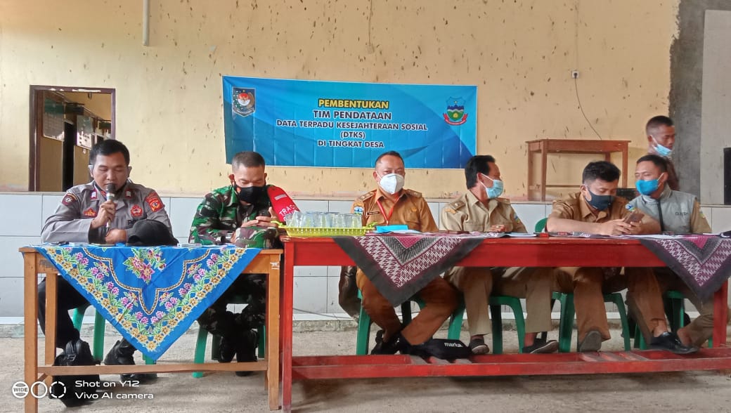 KAPOLSEK PAMULIHAN HADIRI MUSYAWARAH  BANTUAN DESA LINGGARJATI