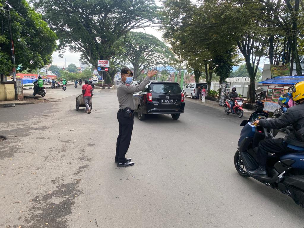 POLSEK TAROGONG LAKUKAN PAM RAWAN PAGI SEBAGAI WUJUD UNTUK PELAYANAN LINNGKUNGAN SERTA JALAN UMUM